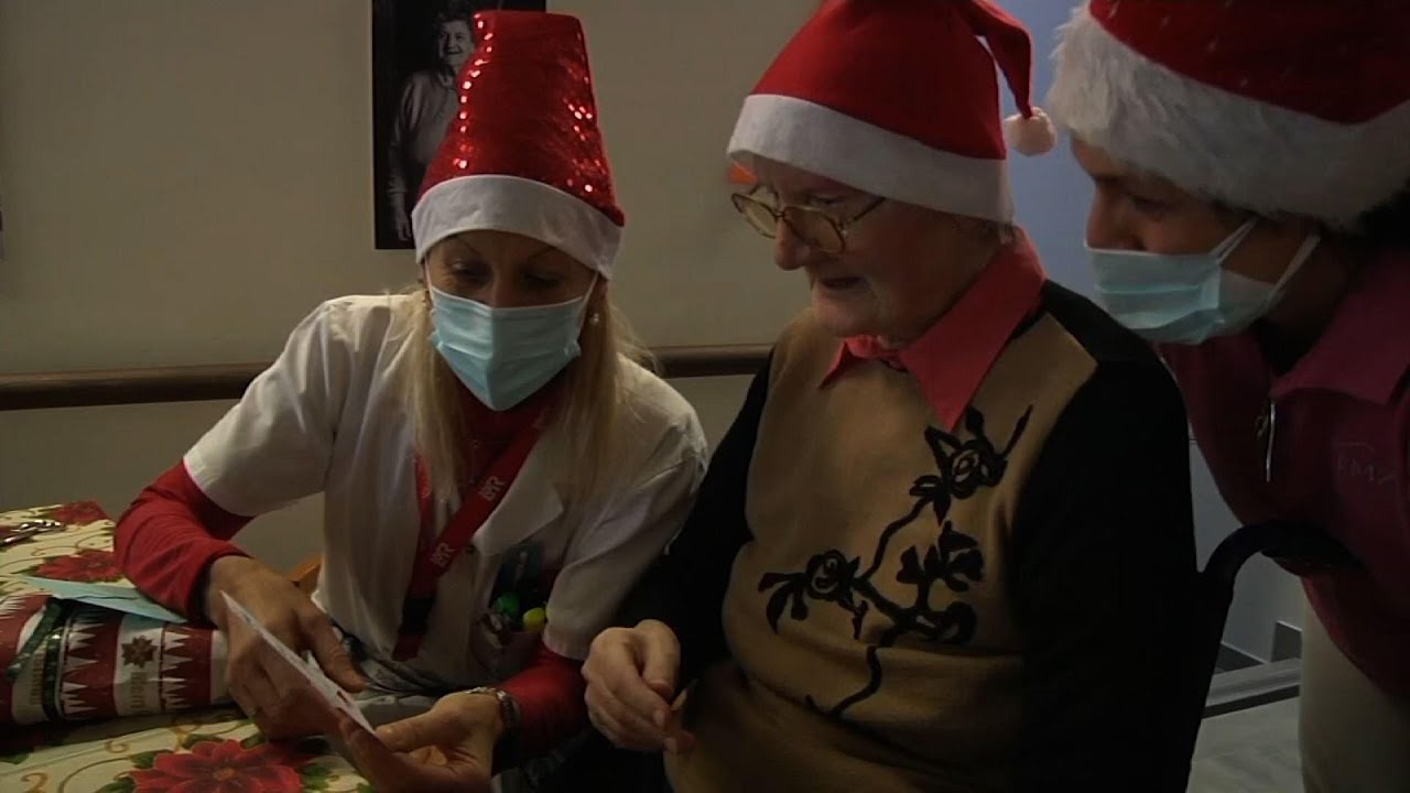 Italian care home residents get Xmas gifts