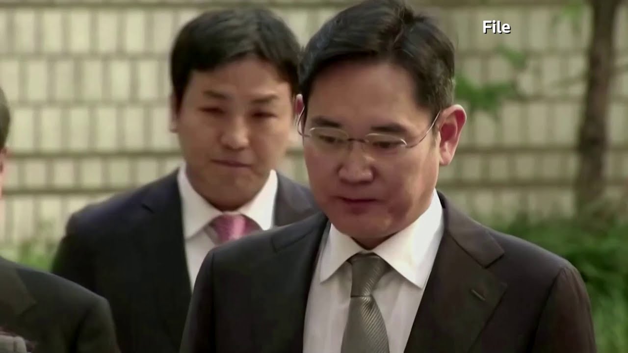 Samsung's Lee receives 30-month prison term