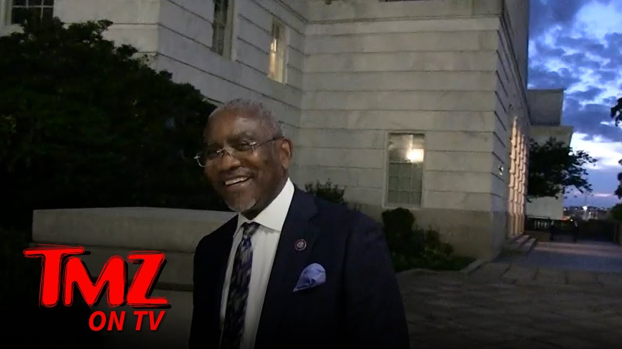 Rep Gregory Meeks, Kamala Harris Serve Great Food at Congressional Black Caucus | TMZ TV