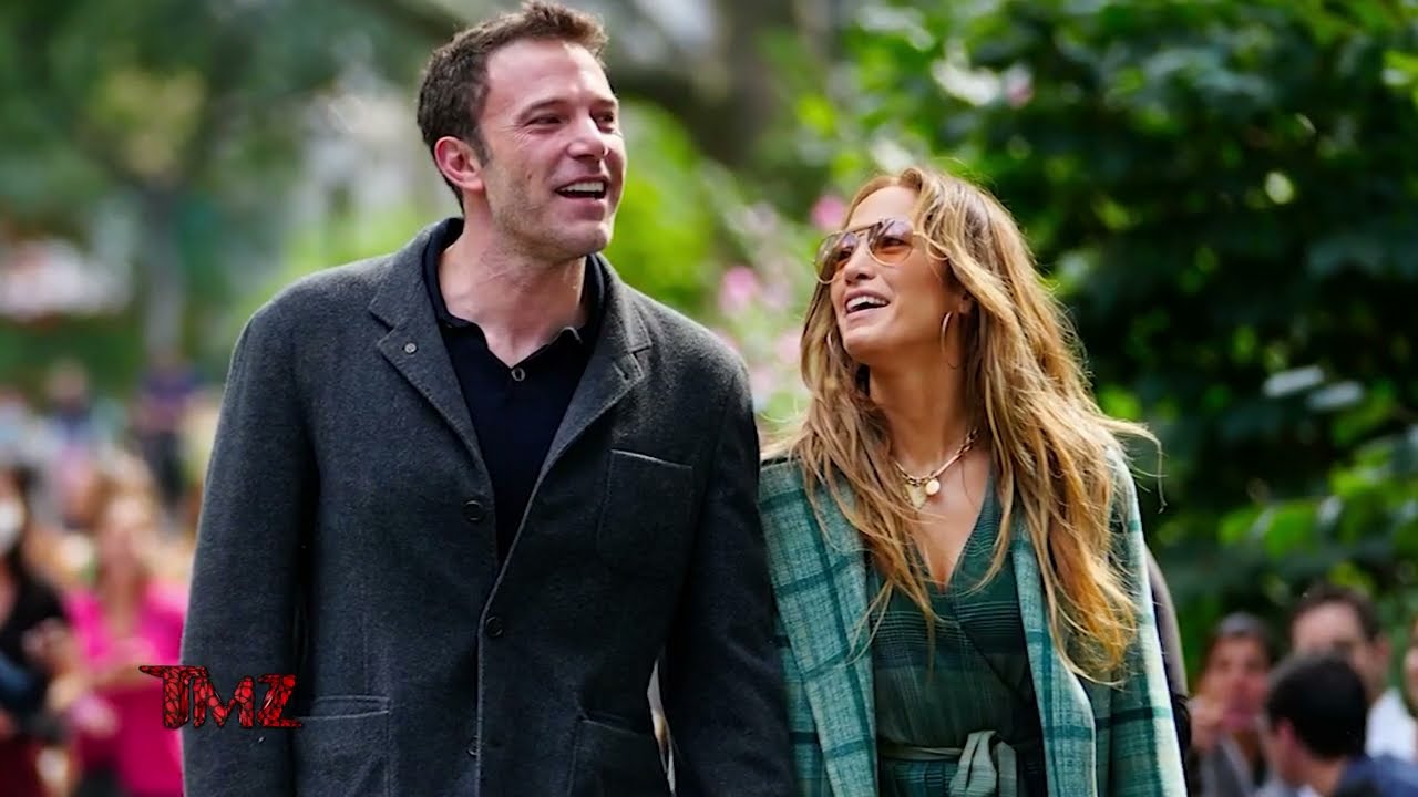 Ben Affleck Cries with Jennifer Lopez on Paris Honeymoon | TMZ TV