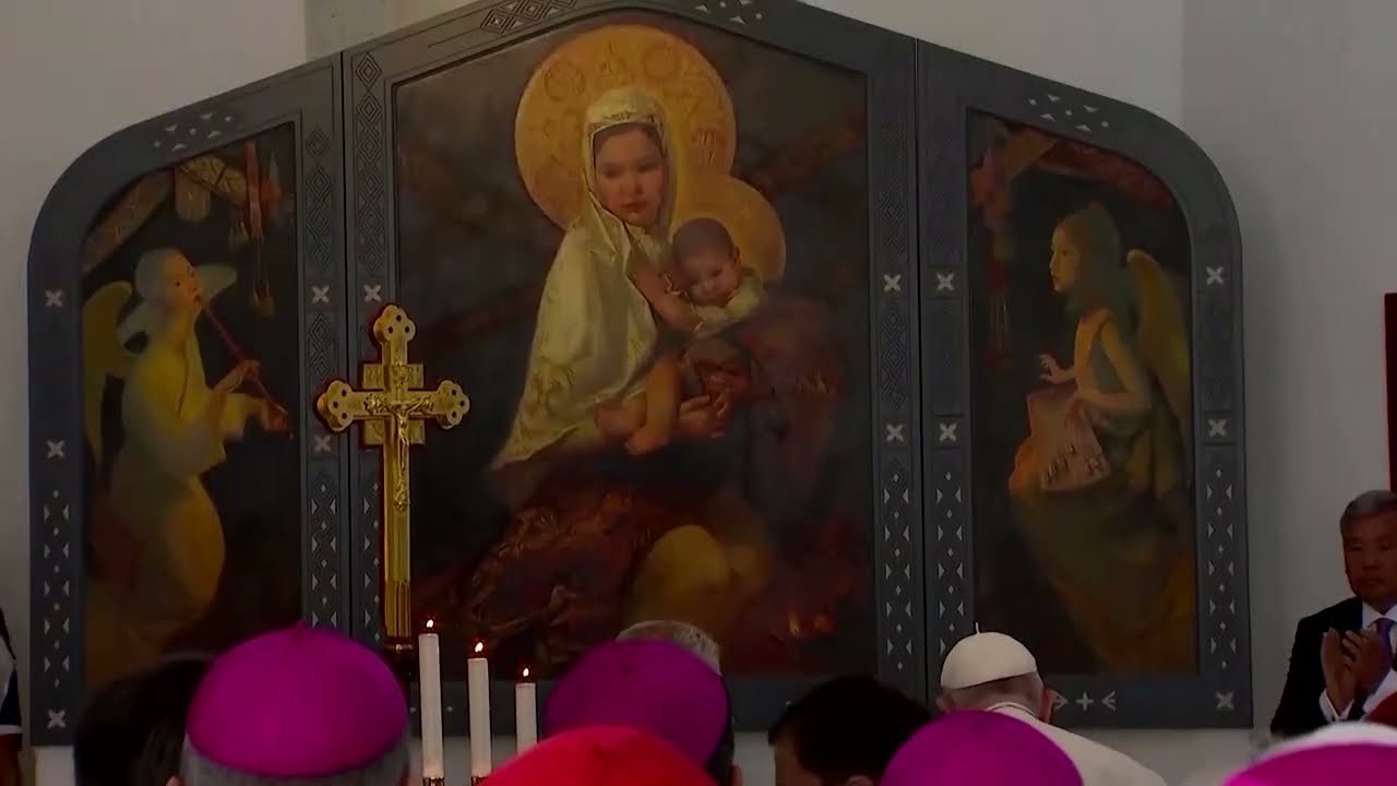Pope blesses icon depicting Mary, Jesus as Kazakhs