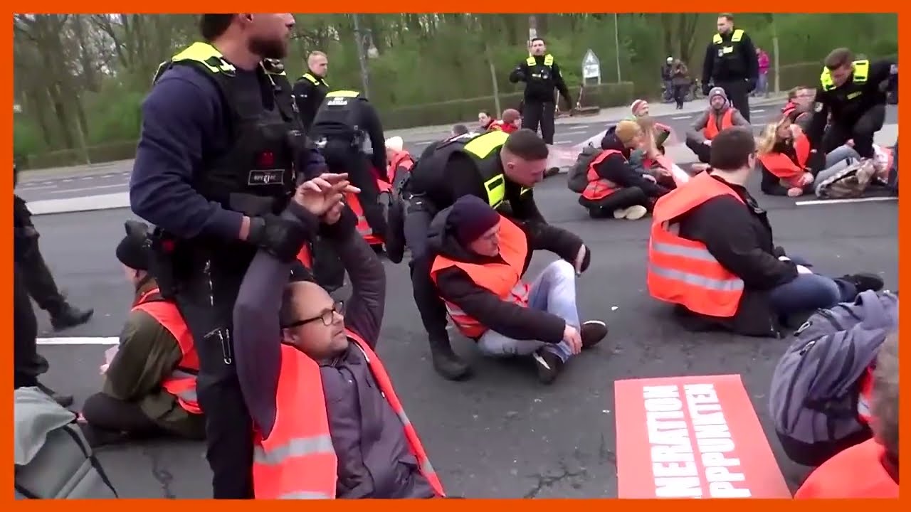 Climate protesters block streets in Berlin