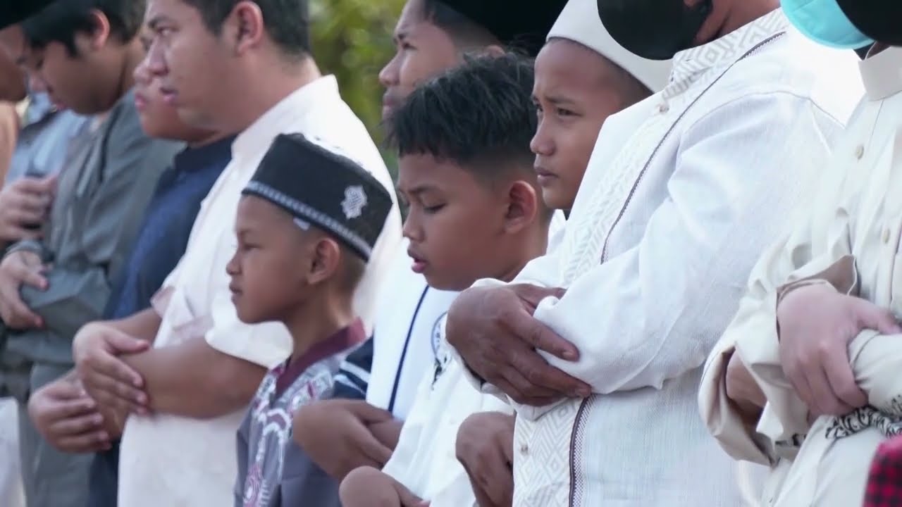 Indonesia's Muslims celebrate Eid with prayers